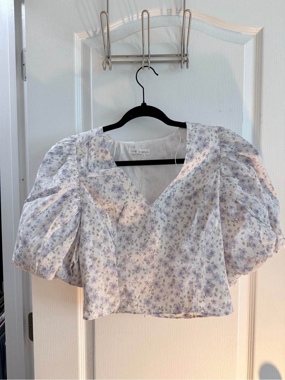 Free the Roses Lavender Floral Puff-Sleeve V-Neck Crop Top